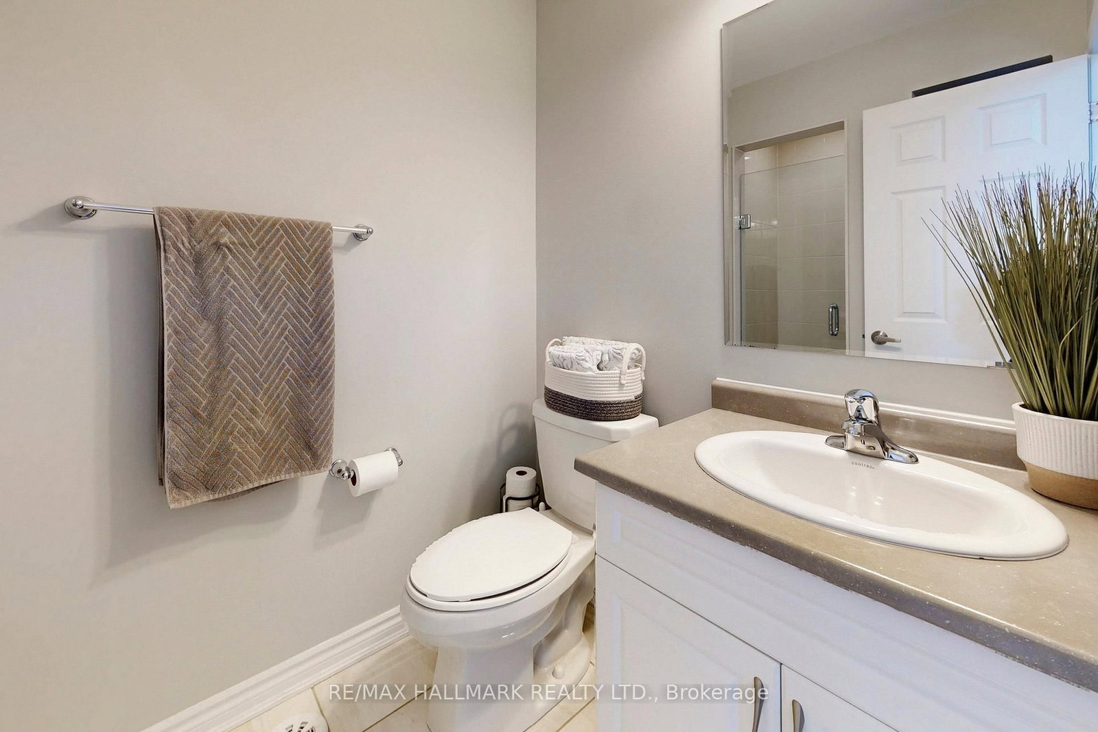 Townhouse for sale at 2421 Fall Harvest Crescent, Pickering, Ontario, L1X 0G1 - Rural Pickering - MLS: E12947430