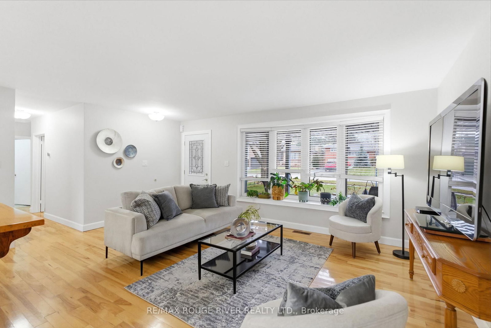 Detached House for sale at 98 Applewood Crescent, Whitby, Ontario, L1N 2E7 - Blue Grass Meadows - MLS: E12947574