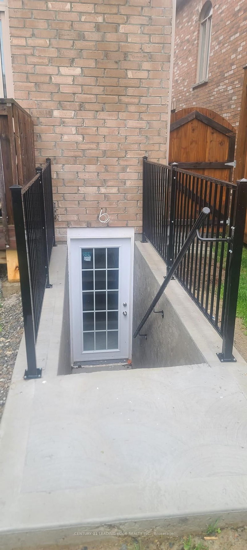 23 Terry Cres, Clarington, L1C 0W4 | Image 2