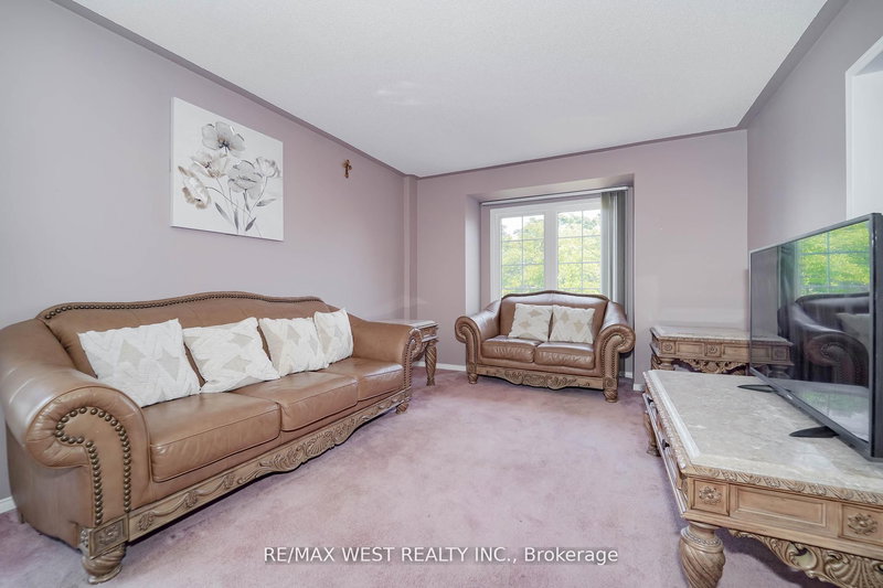 1976 Edenwood Dr, Oshawa, L1G 7Y1 | Image 2