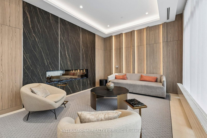 1701 - 1606 Charles St, Whitby, L1N 0P1 | Image 2