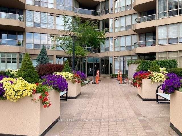 home for lease on 1402-20 Guildwood Pkwy