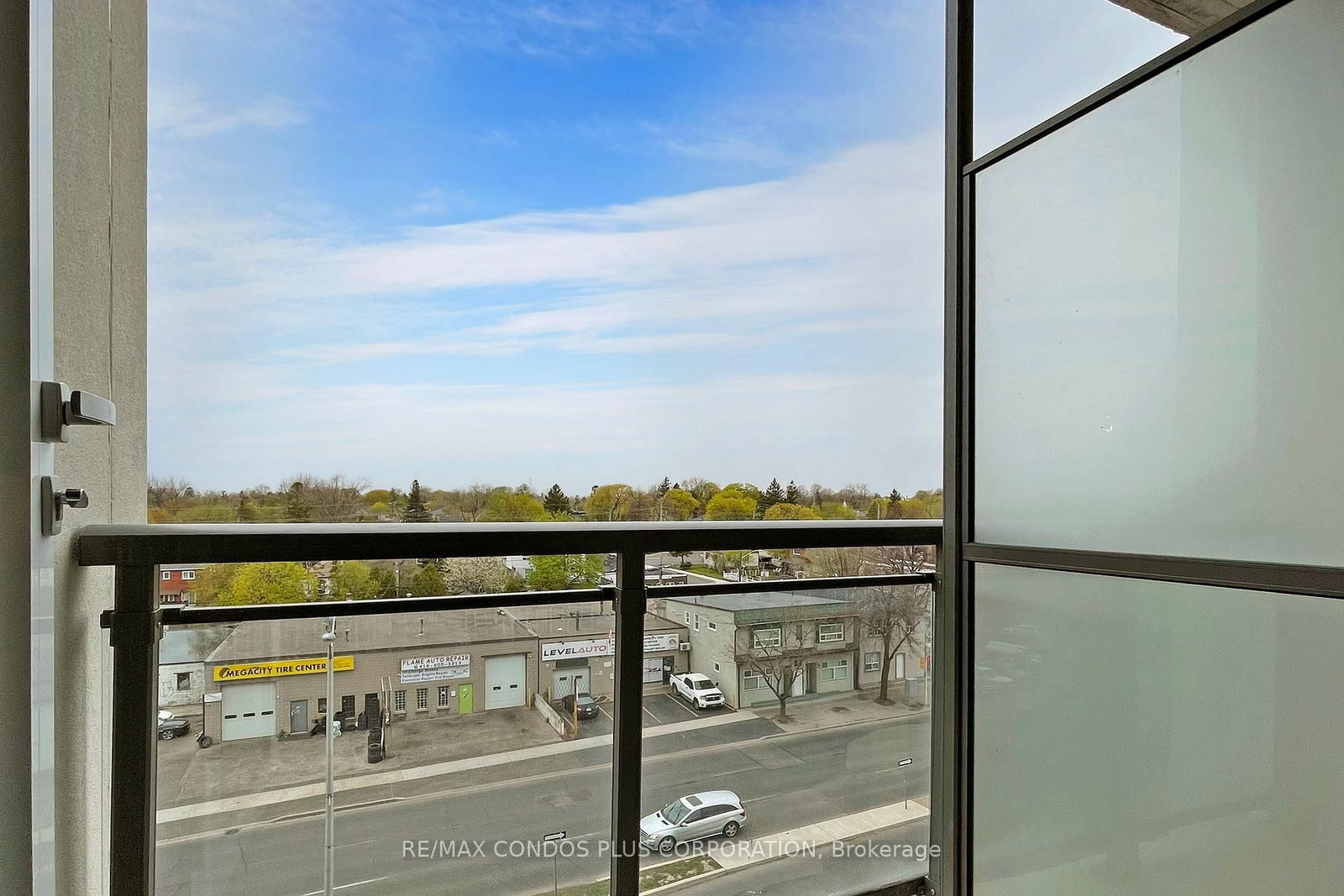Condo for lease at 605-90 Glen Everest Road, Toronto, Ontario, M1N 0C3 - Birchcliffe-Cliffside - MLS: E12949024
