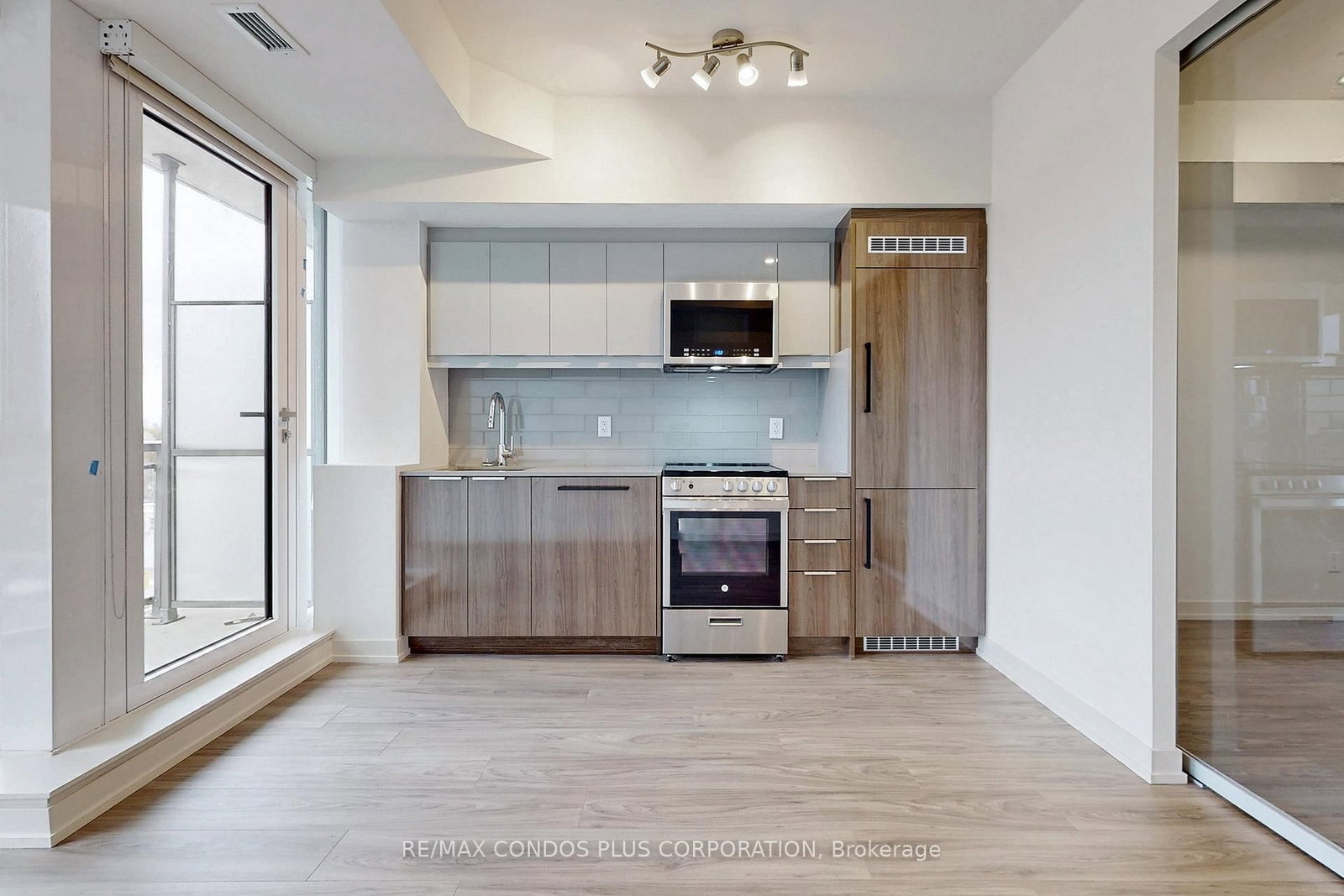 Condo for lease at 605-90 Glen Everest Road, Toronto, Ontario, M1N 0C3 - Birchcliffe-Cliffside - MLS: E12949024