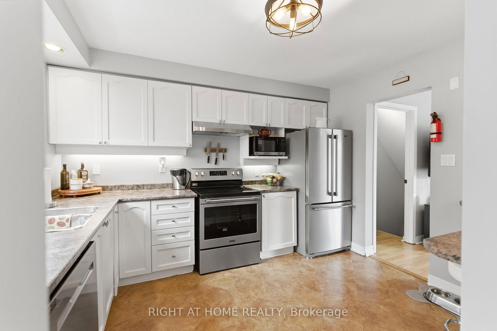 Townhouse for sale at 12-303 Garden Street, Whitby, Ontario, L1N 3W3 - Downtown Whitby - MLS: E12949032