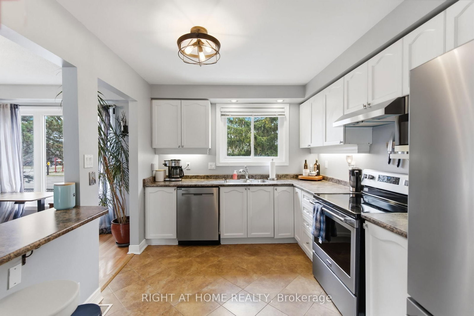 Townhouse for sale at 12-303 Garden Street, Whitby, Ontario, L1N 3W3 - Downtown Whitby - MLS: E12949032