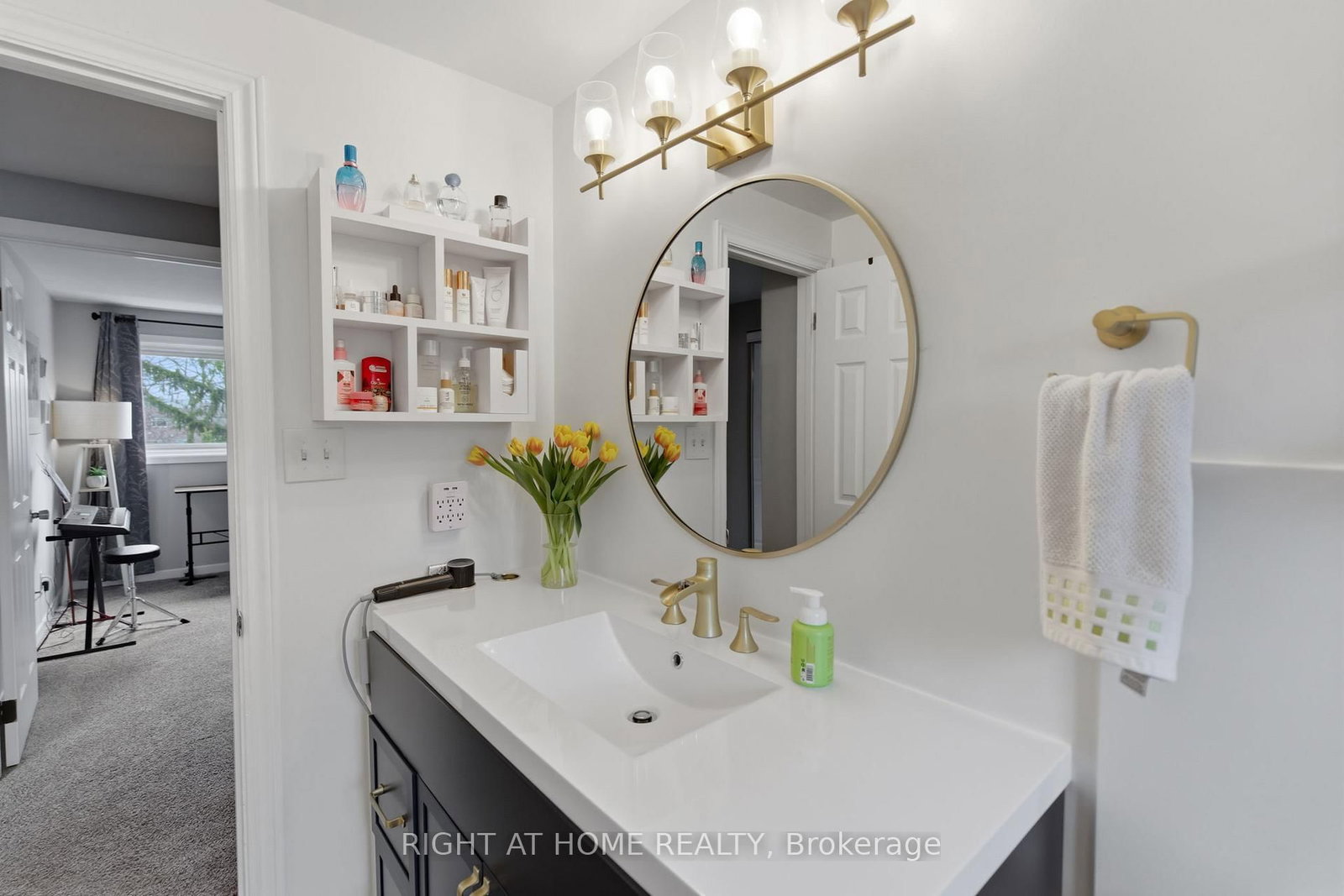 Townhouse for sale at 12-303 Garden Street, Whitby, Ontario, L1N 3W3 - Downtown Whitby - MLS: E12949032