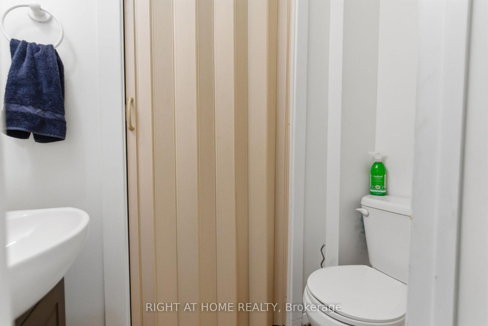 Townhouse for sale at 12-303 Garden Street, Whitby, Ontario, L1N 3W3 - Downtown Whitby - MLS: E12949032