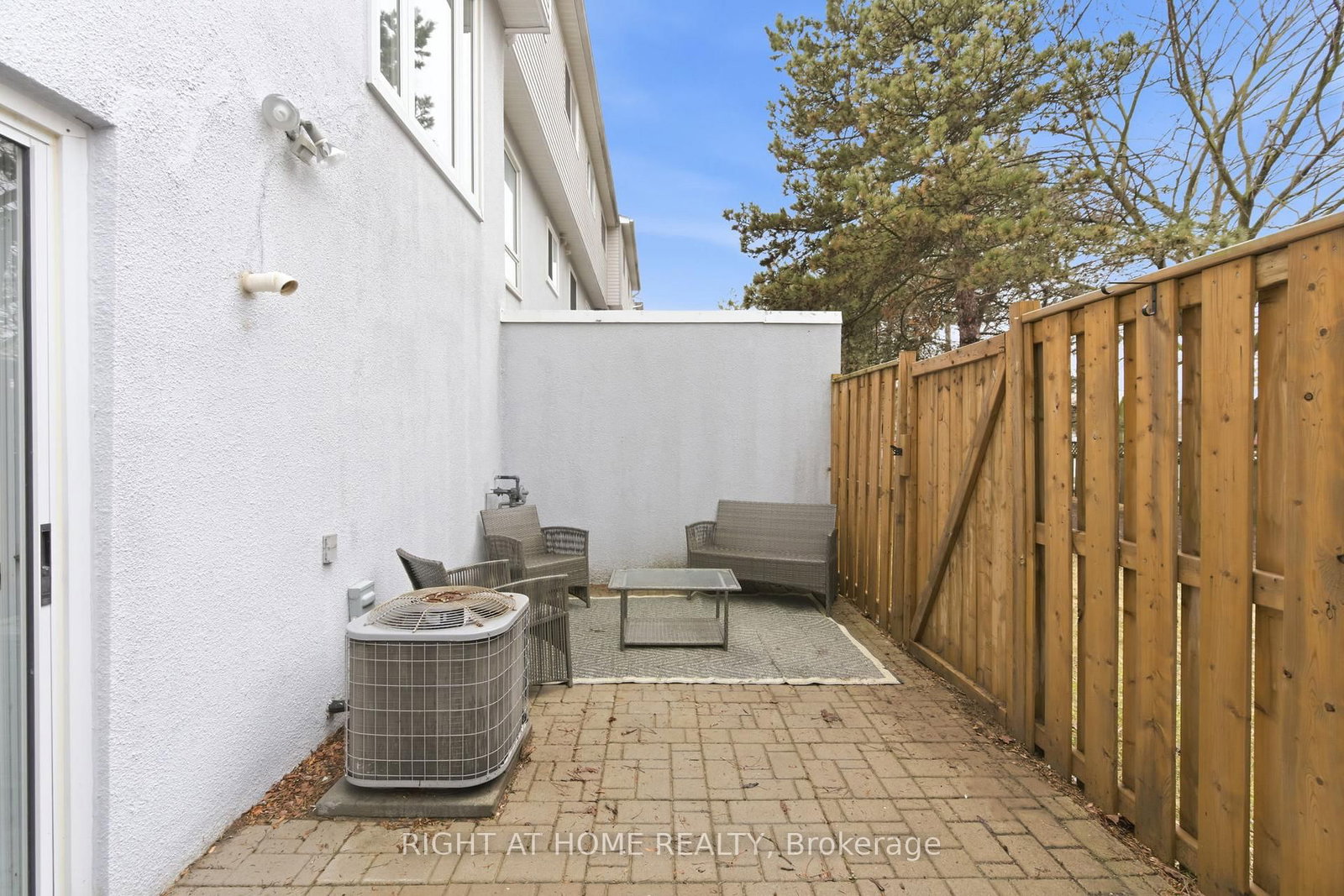 Townhouse for sale at 12-303 Garden Street, Whitby, Ontario, L1N 3W3 - Downtown Whitby - MLS: E12949032