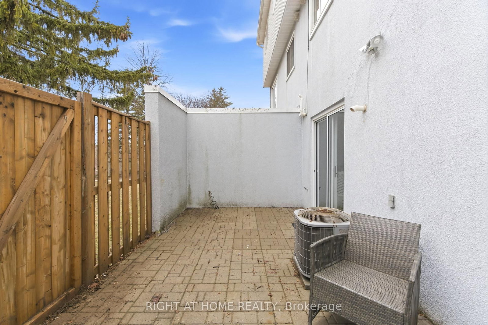 Townhouse for sale at 12-303 Garden Street, Whitby, Ontario, L1N 3W3 - Downtown Whitby - MLS: E12949032