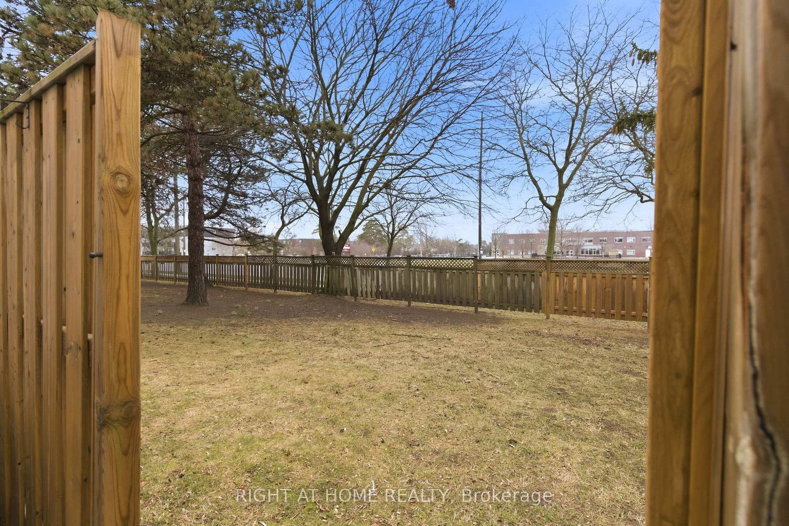 Townhouse for sale at 12-303 Garden Street, Whitby, Ontario, L1N 3W3 - Downtown Whitby - MLS: E12949032