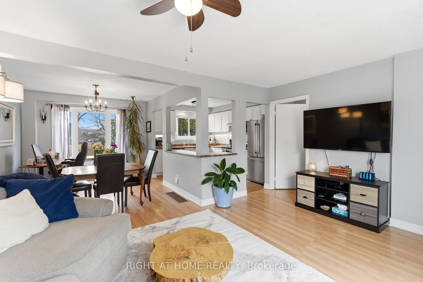 Townhouse for sale at 12-303 Garden Street, Whitby, Ontario, L1N 3W3 - Downtown Whitby - MLS: E12949032