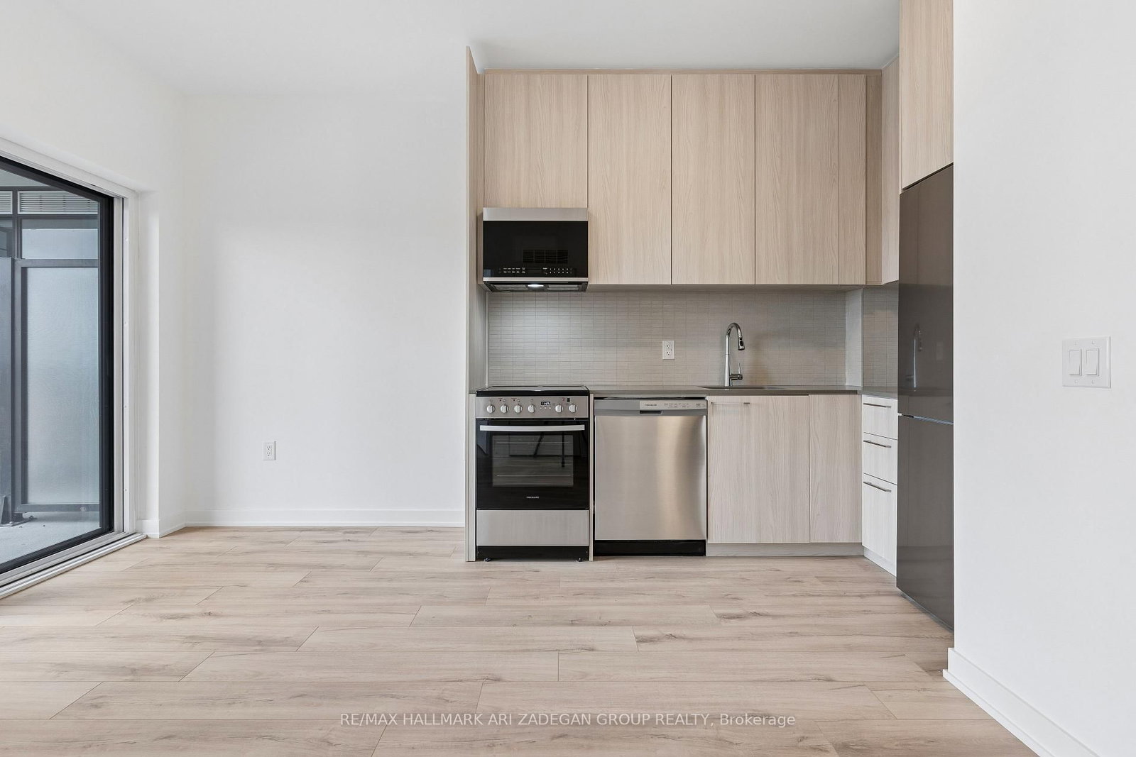 7437 Kingston Road, Unit 820 - Photo 5