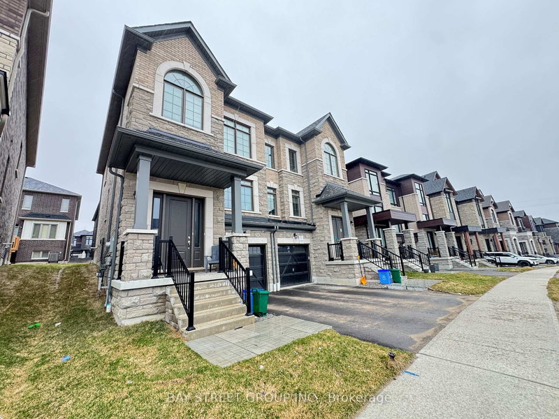 1034 Valhalla Terr, Pickering, L1X 0P8 | Image 2