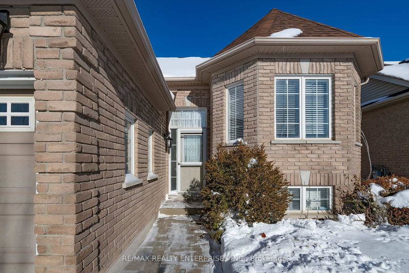 802 Coldstream Dr, Oshawa, L1K 2Z3 | Image 2