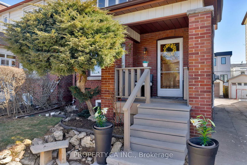 313 Monarch Park Ave, Toronto, M4J 4T2 | Image 2