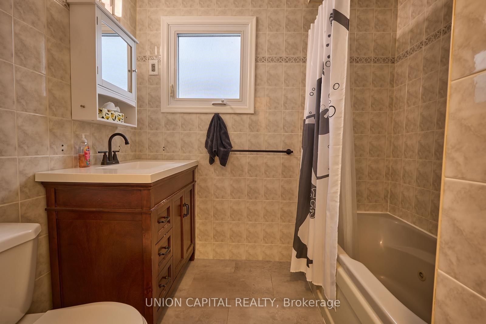 269 Haig Street, Unit Upper - Photo 2