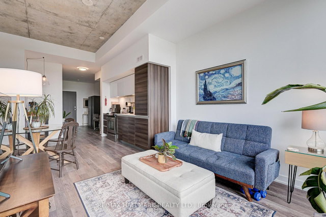 813 - 1238 Dundas Street E