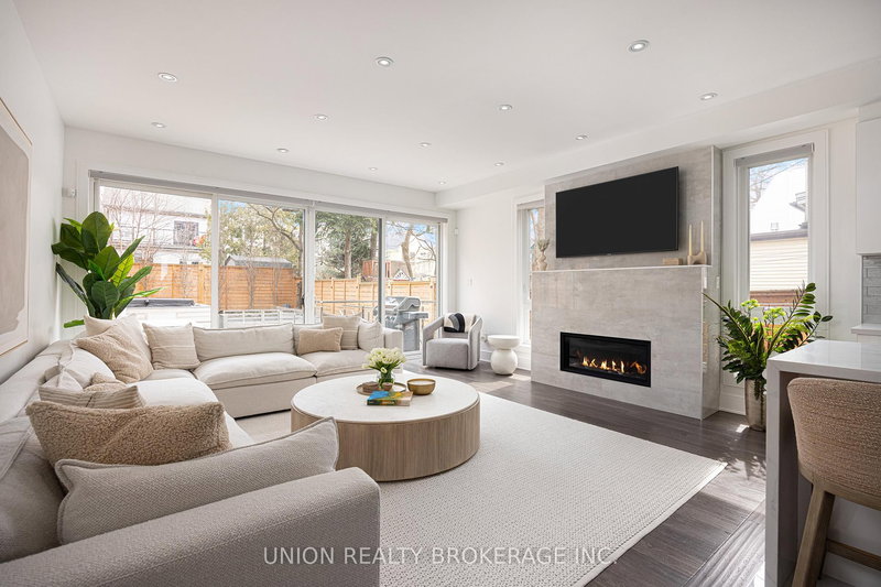 105 Kenilworth Ave, Toronto, M4L 3S4 | Image 3