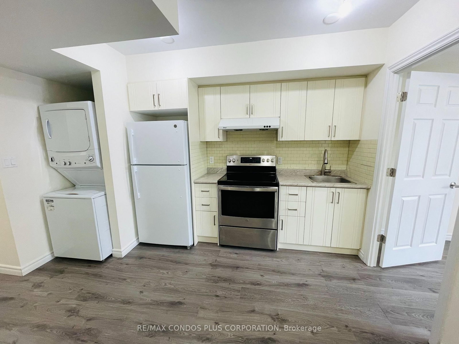 721 Danforth Avenue, Unit 2A - Photo 2