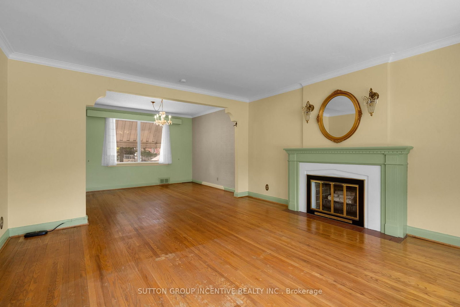 Detached House for sale at 6 Kingsmere Crescent, Toronto, Ontario, M1M 3B3 - Scarborough Village - MLS: E12951286