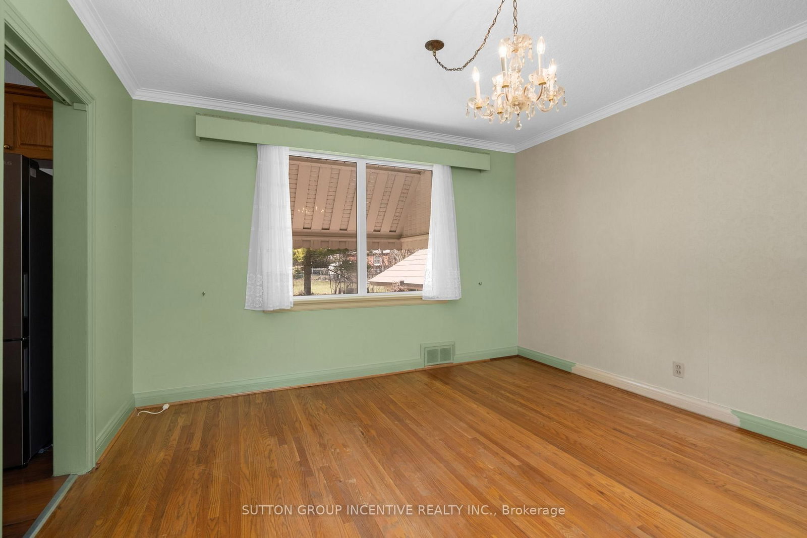 Detached House for sale at 6 Kingsmere Crescent, Toronto, Ontario, M1M 3B3 - Scarborough Village - MLS: E12951286