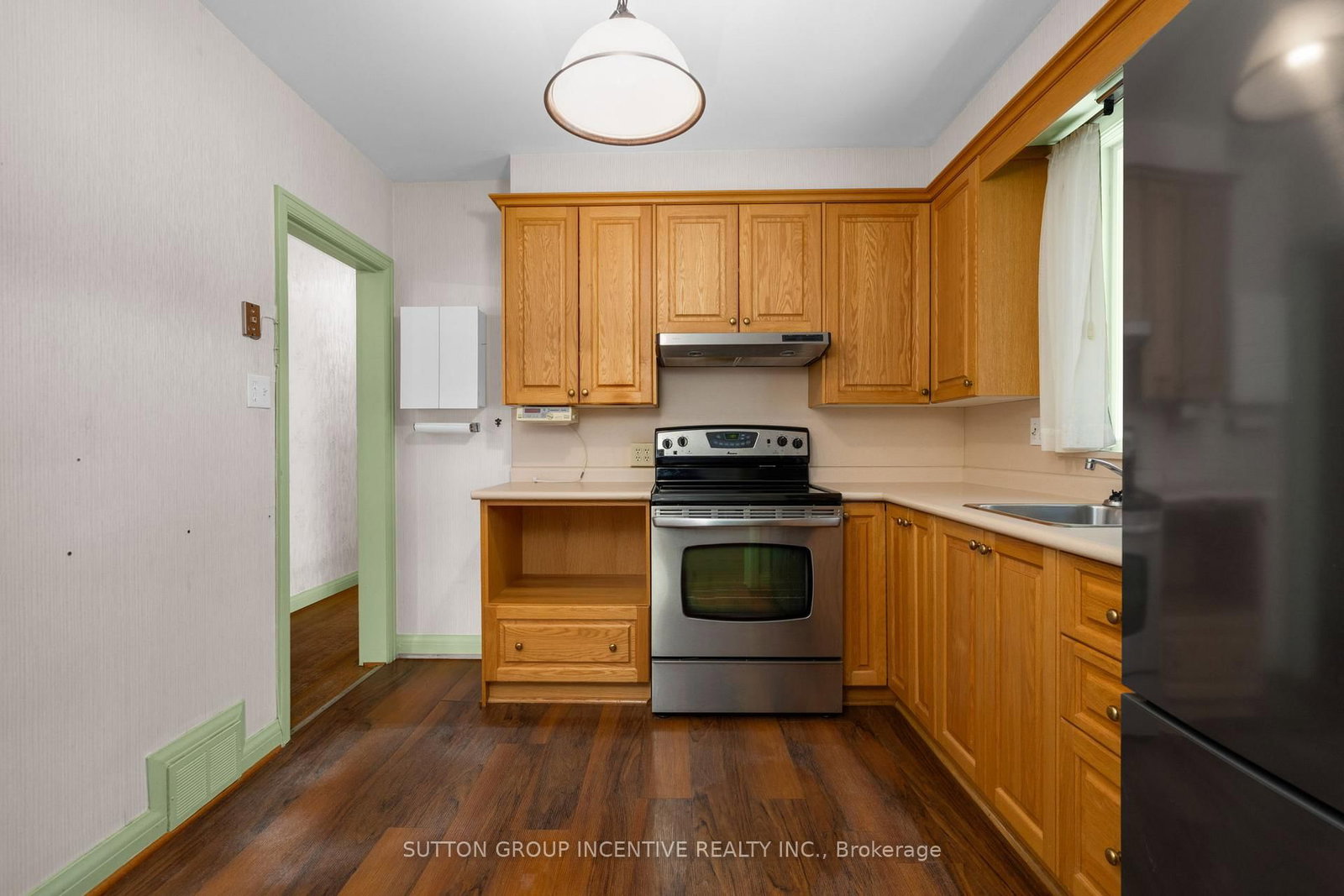 Detached House for sale at 6 Kingsmere Crescent, Toronto, Ontario, M1M 3B3 - Scarborough Village - MLS: E12951286