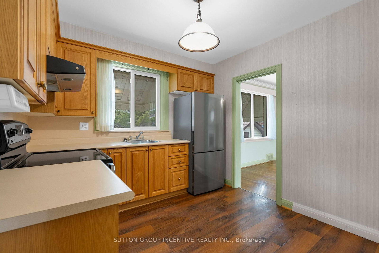 Detached House for sale at 6 Kingsmere Crescent, Toronto, Ontario, M1M 3B3 - Scarborough Village - MLS: E12951286