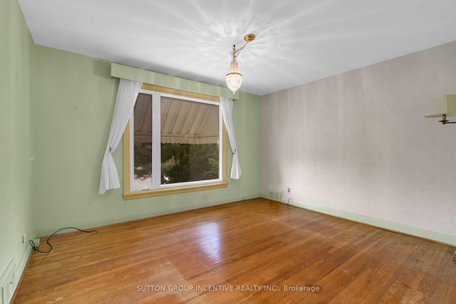 Detached House for sale at 6 Kingsmere Crescent, Toronto, Ontario, M1M 3B3 - Scarborough Village - MLS: E12951286