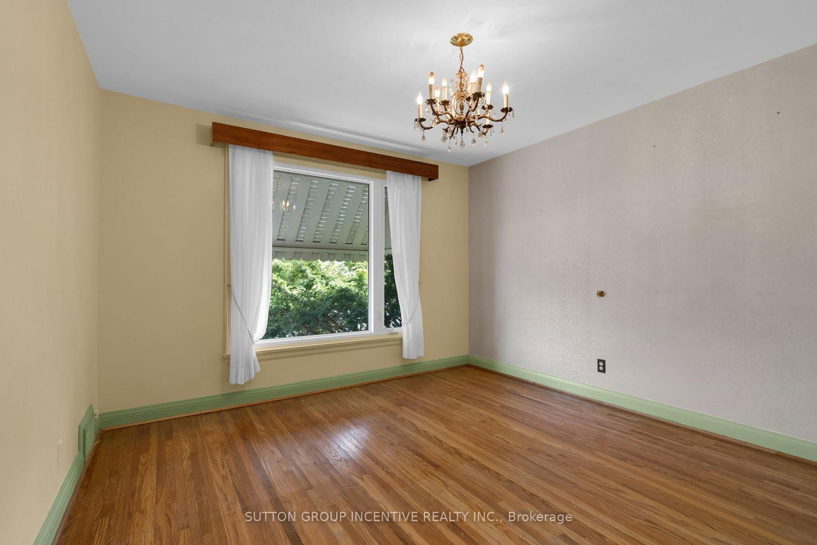 Detached House for sale at 6 Kingsmere Crescent, Toronto, Ontario, M1M 3B3 - Scarborough Village - MLS: E12951286