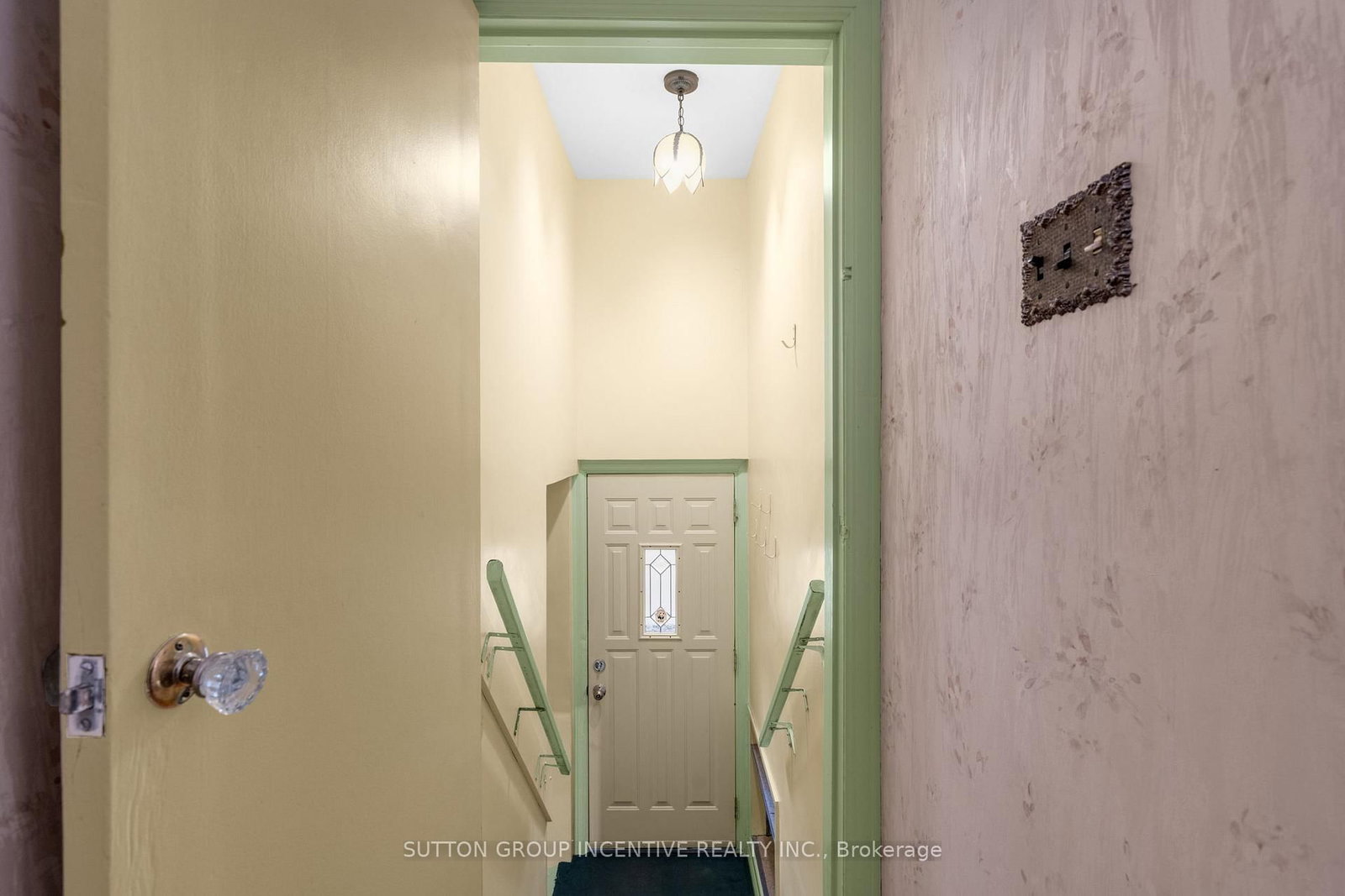 Detached House for sale at 6 Kingsmere Crescent, Toronto, Ontario, M1M 3B3 - Scarborough Village - MLS: E12951286