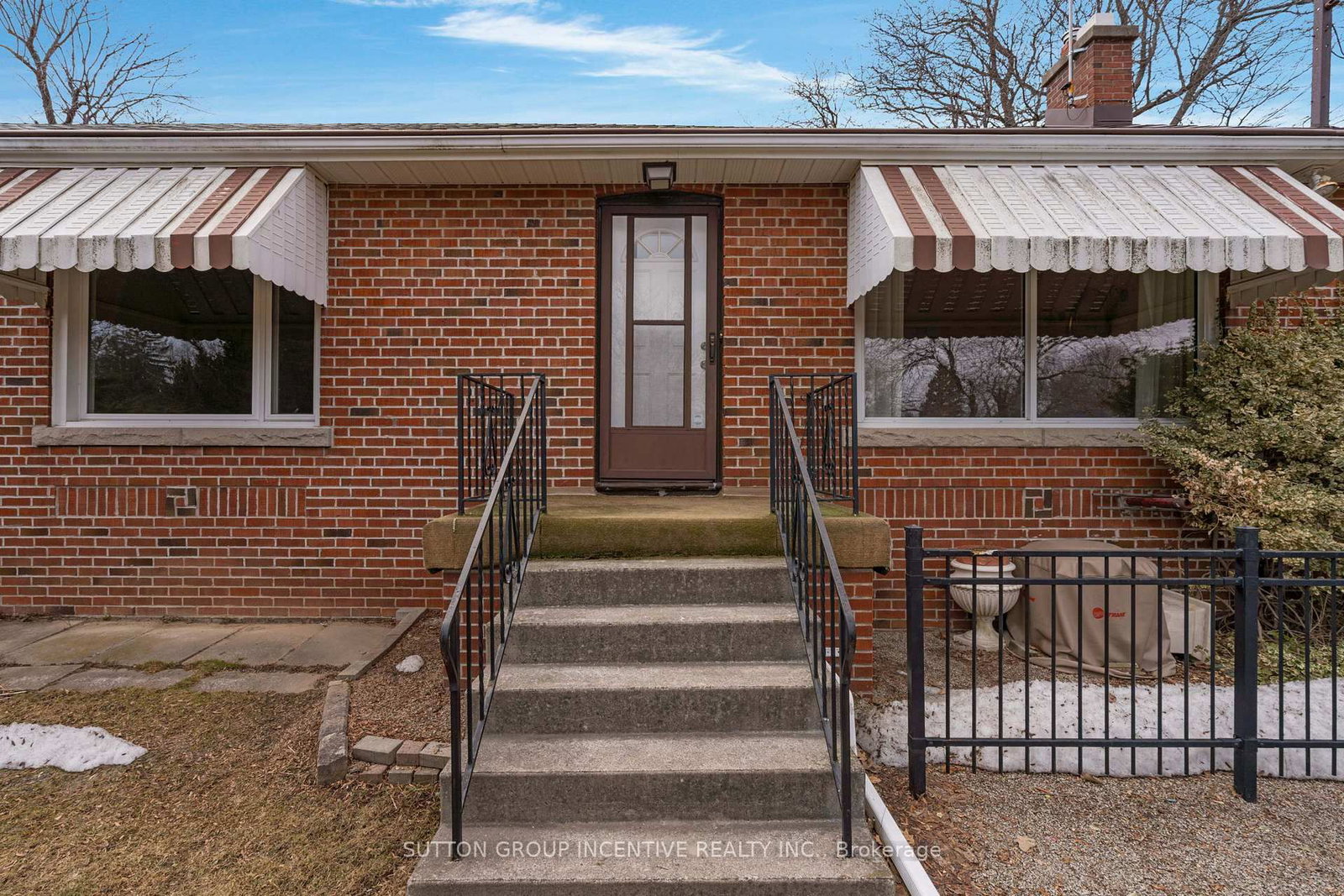 Detached House for sale at 6 Kingsmere Crescent, Toronto, Ontario, M1M 3B3 - Scarborough Village - MLS: E12951286