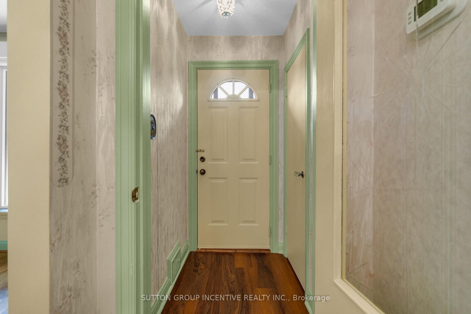 Detached House for sale at 6 Kingsmere Crescent, Toronto, Ontario, M1M 3B3 - Scarborough Village - MLS: E12951286