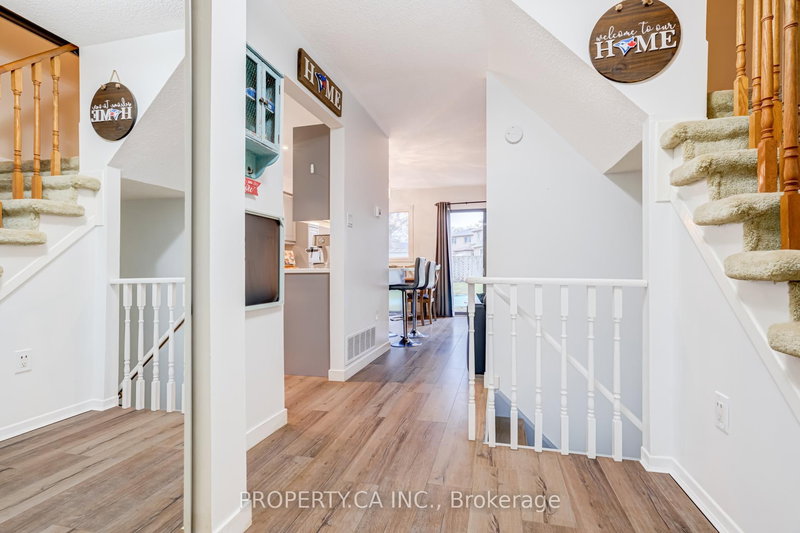 6 Hendley Dr, Ajax, L1T 2C6 | Image 3