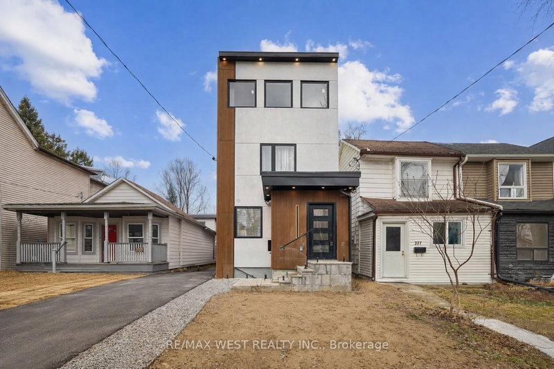 201 Rhodes Ave, Toronto, M4L 3A2 | Image 3