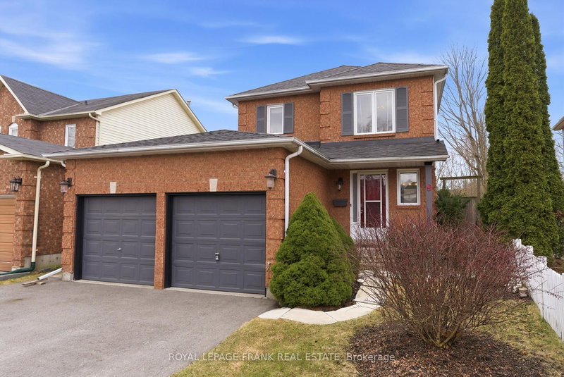 9 Royal Pines Crt, Clarington, L1C 4P4 | Image 2
