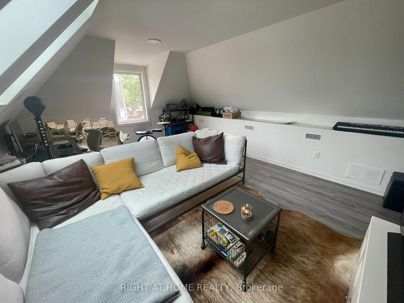 4 - 1258 Broadview Ave, Toronto, M4K 2T4 | Image 3