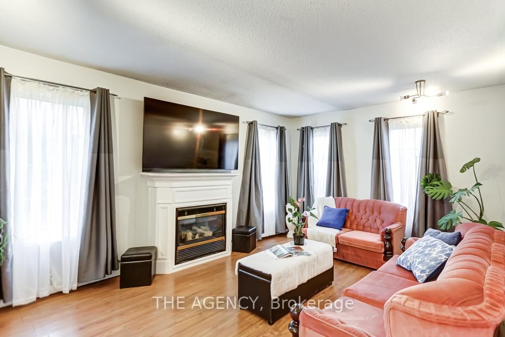 Detached House for sale at 3241 Country Lane, Whitby, Ontario, L1P 1T5 - Williamsburg - MLS: E12952494