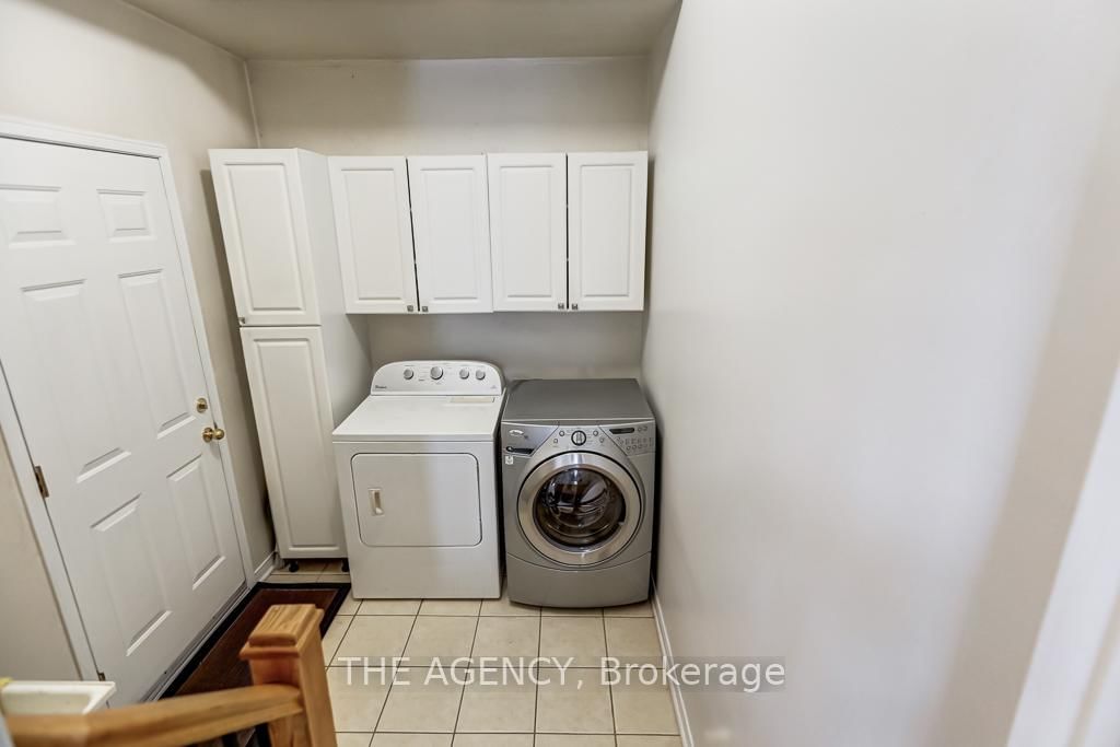 Detached House for sale at 3241 Country Lane, Whitby, Ontario, L1P 1T5 - Williamsburg - MLS: E12952494