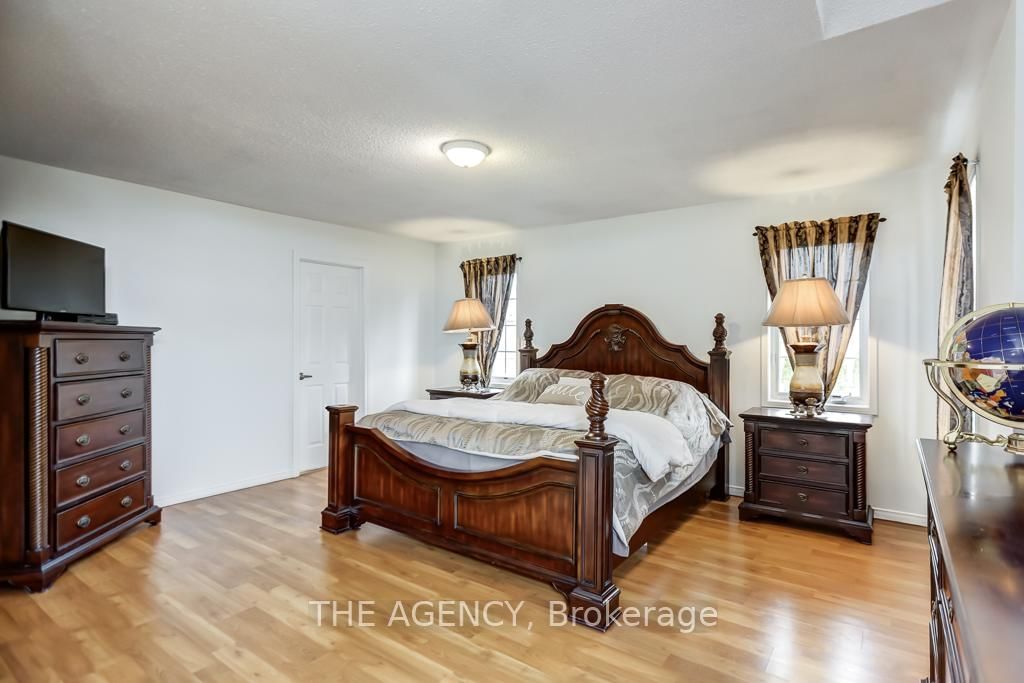 Detached House for sale at 3241 Country Lane, Whitby, Ontario, L1P 1T5 - Williamsburg - MLS: E12952494