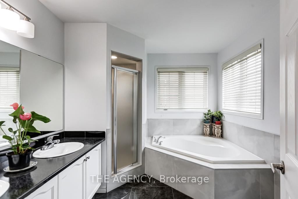 Detached House for sale at 3241 Country Lane, Whitby, Ontario, L1P 1T5 - Williamsburg - MLS: E12952494