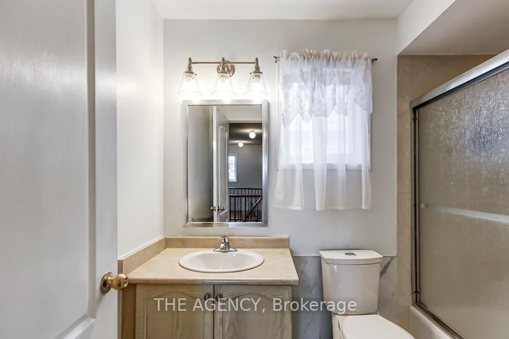 Detached House for sale at 3241 Country Lane, Whitby, Ontario, L1P 1T5 - Williamsburg - MLS: E12952494