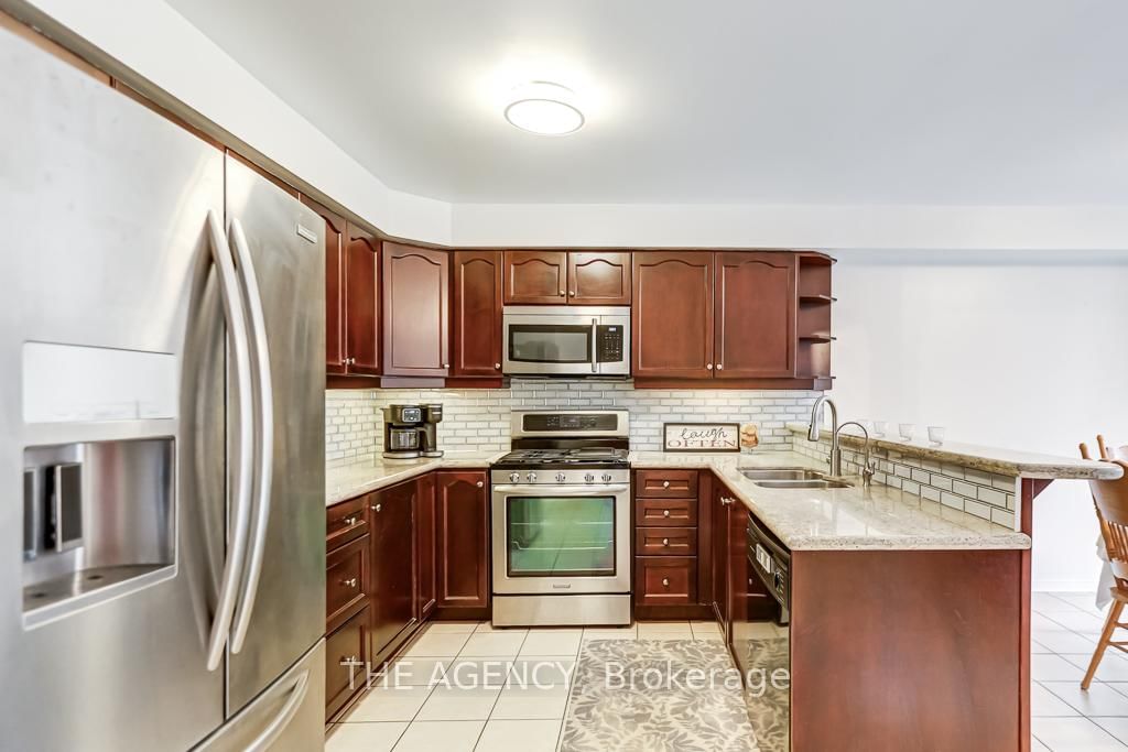 Detached House for sale at 3241 Country Lane, Whitby, Ontario, L1P 1T5 - Williamsburg - MLS: E12952494