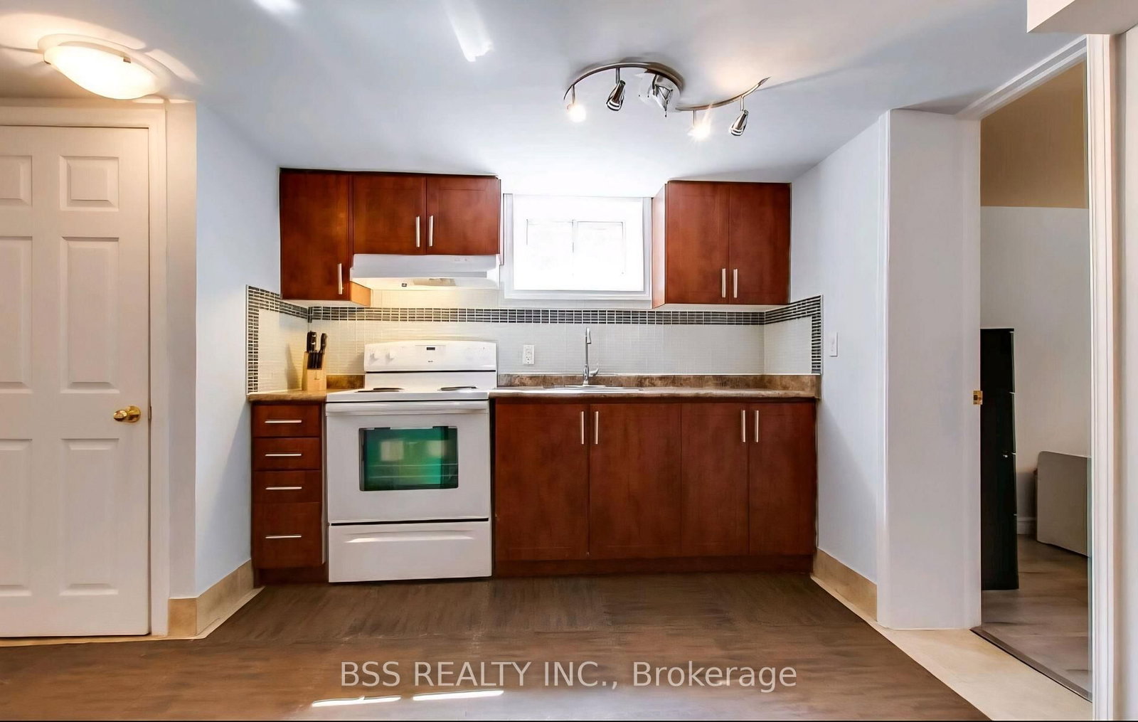 Detached House for sale at 464 Warden Avenue, Toronto, Ontario, M1L 3Z1 - Oakridge - MLS: E12952744