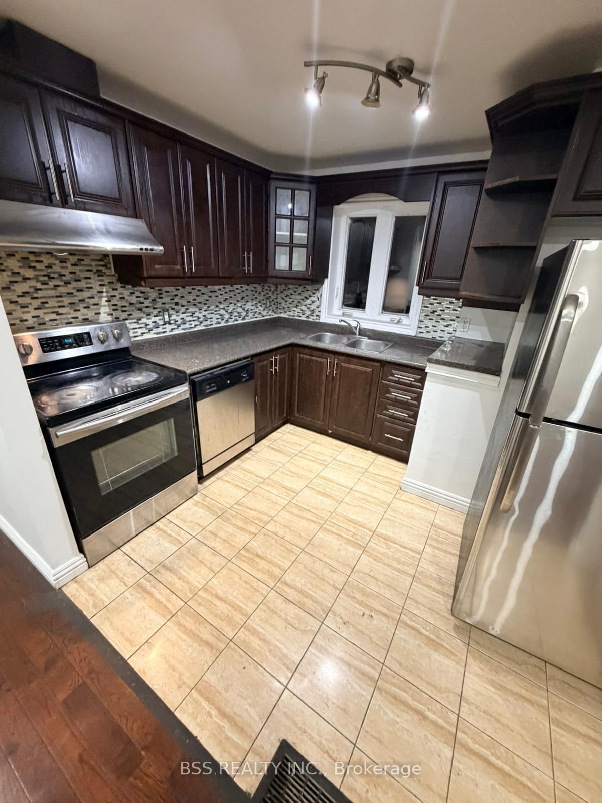 Detached House for sale at 464 Warden Avenue, Toronto, Ontario, M1L 3Z1 - Oakridge - MLS: E12952744