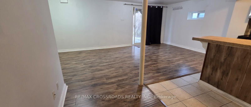 21 Fernbank Pl, Whitby, L1R 1S9 | Image 3