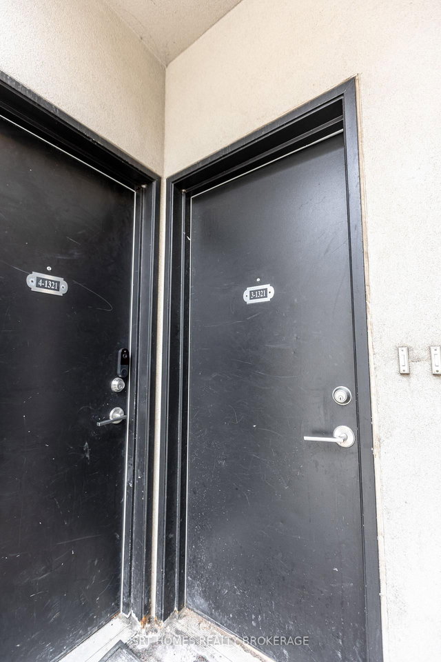 3 - 1321 Gerrard Street E