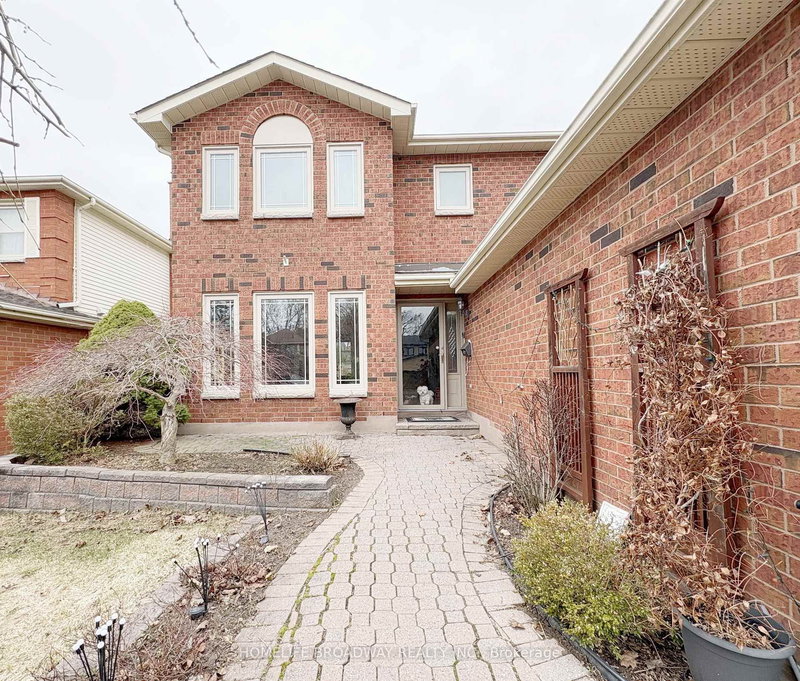 50 Fallingbrook St, Whitby, L1R 1L8 | Image 2