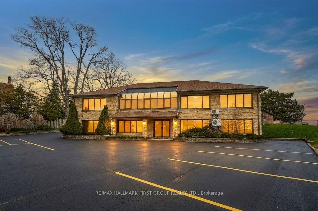 3020 Brock Street N - Photo 2