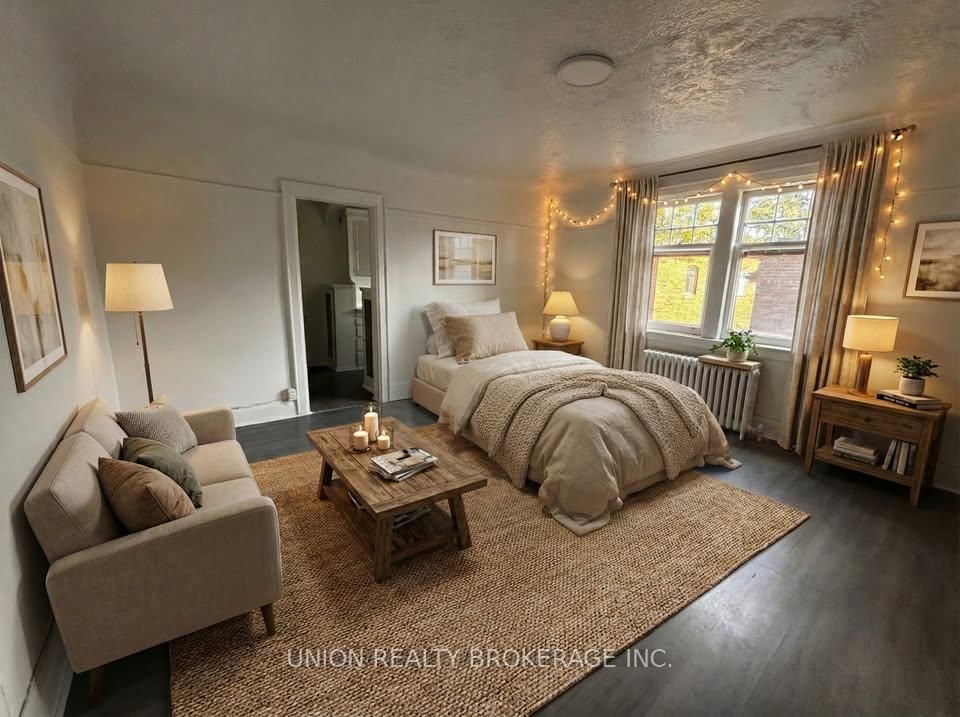 2393 Queen Street E, Unit 19